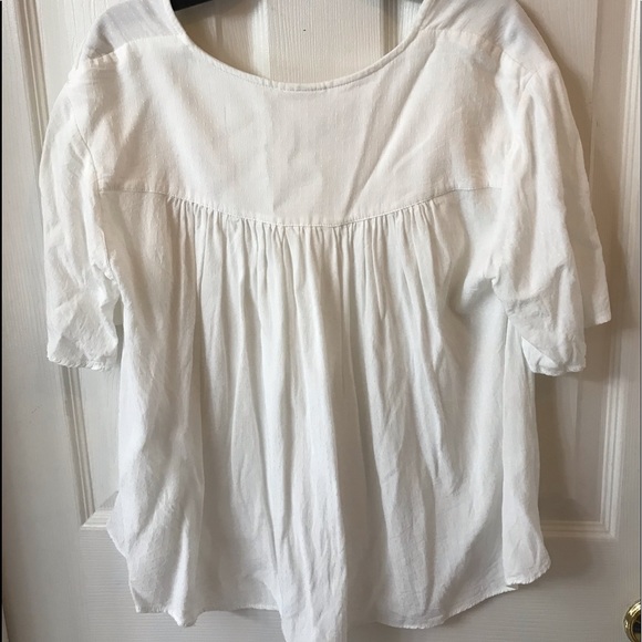 White flowy blouse - Picture 3 of 3